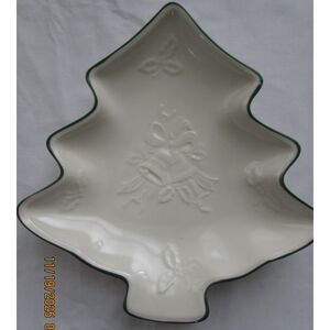 Mikasa Holiday season Christmas tree dish plate candy trinkets lined in green